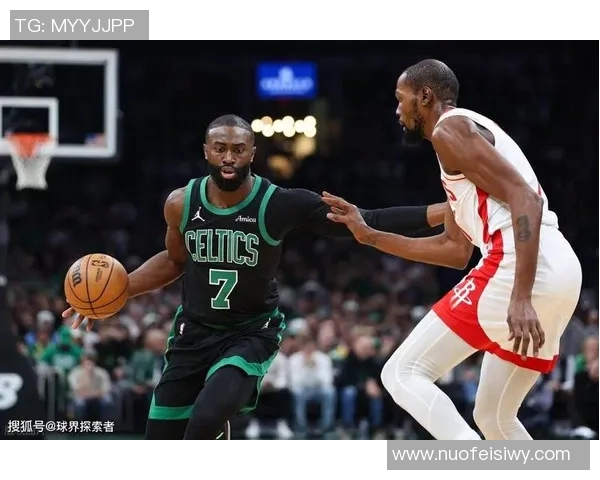 背靠背极致反差，杰伦·布朗低效仍斩三双，绿军核心的全能进化之路